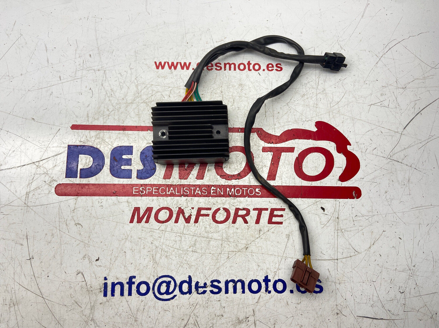 Regulador PEUGEOT SATELIS 250