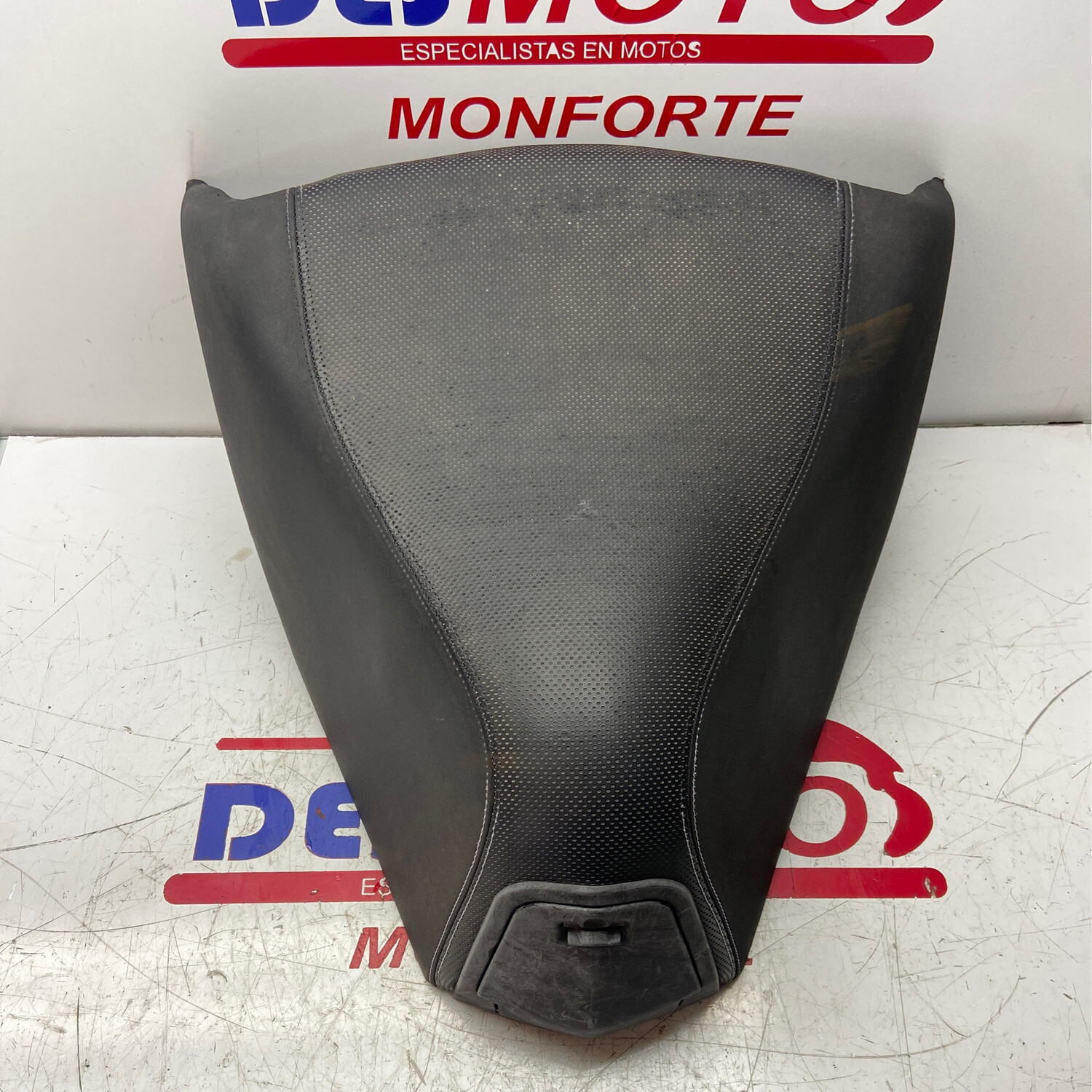 Asiento 3 (ver imágenes) PEUGEOT SATELIS 125/250