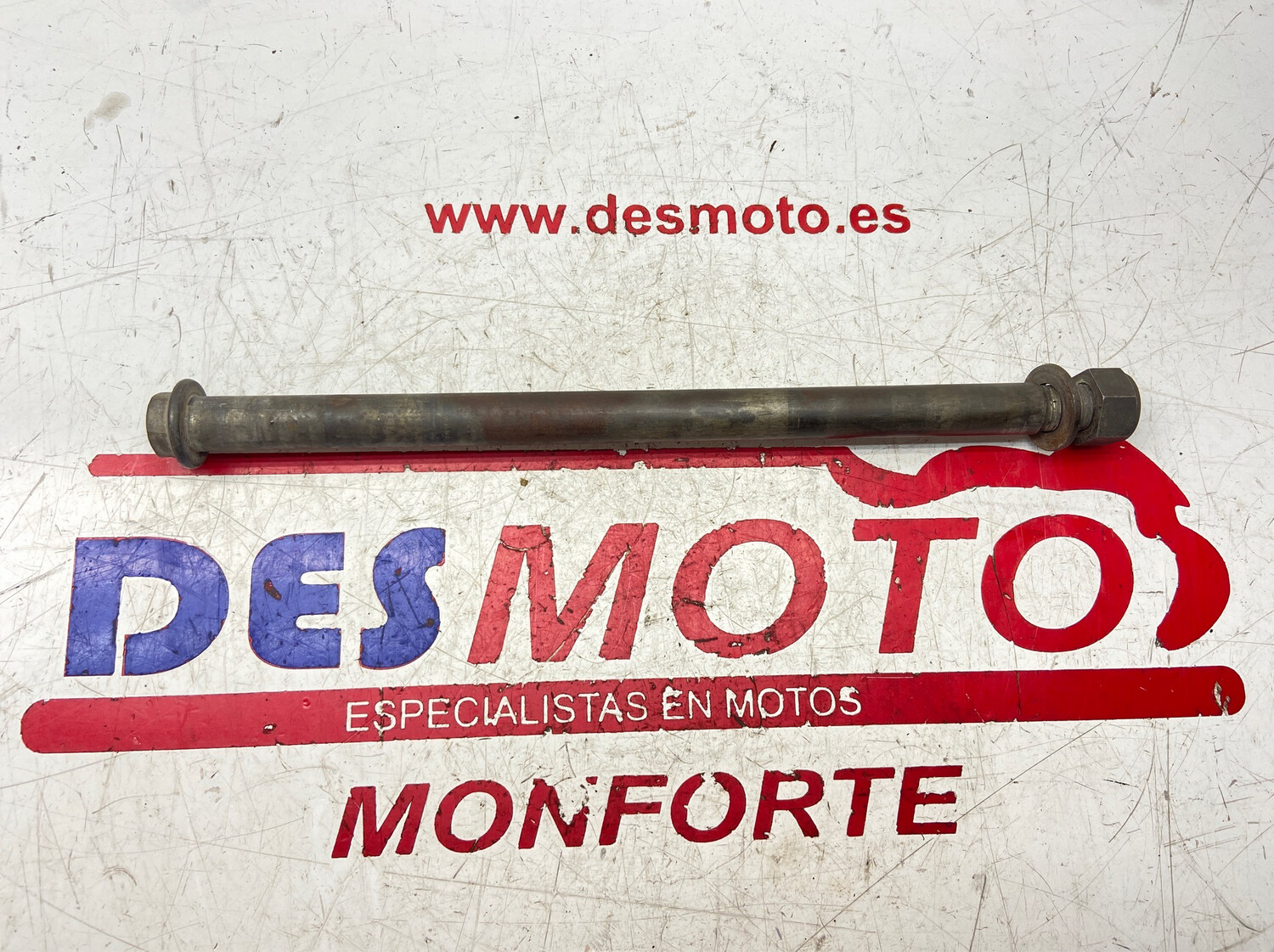 Eje trasero SUZUKI DL 650 VSTROM 2006