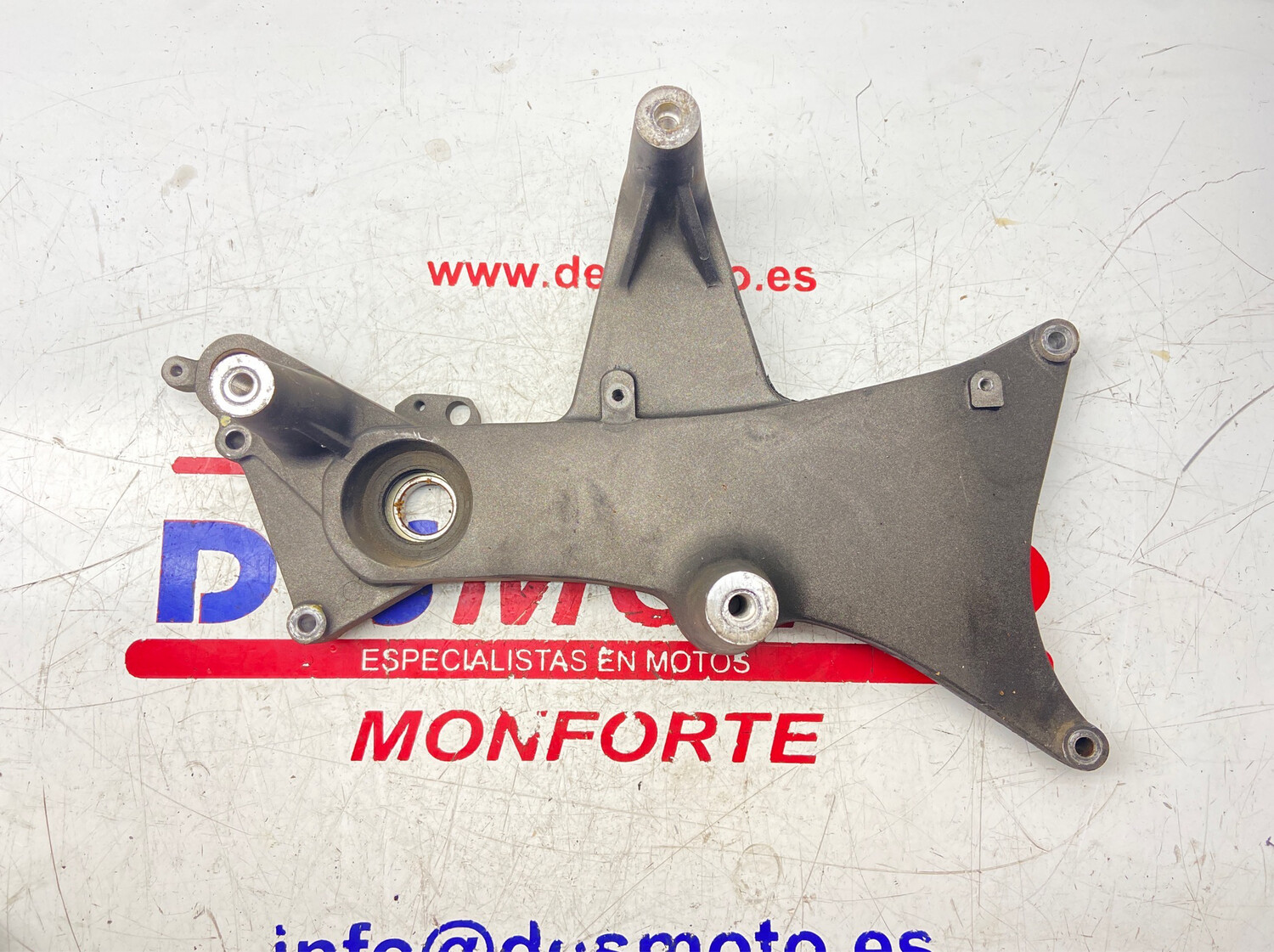 Soporte tubo de escape KYMCO XCITING 500i 2008