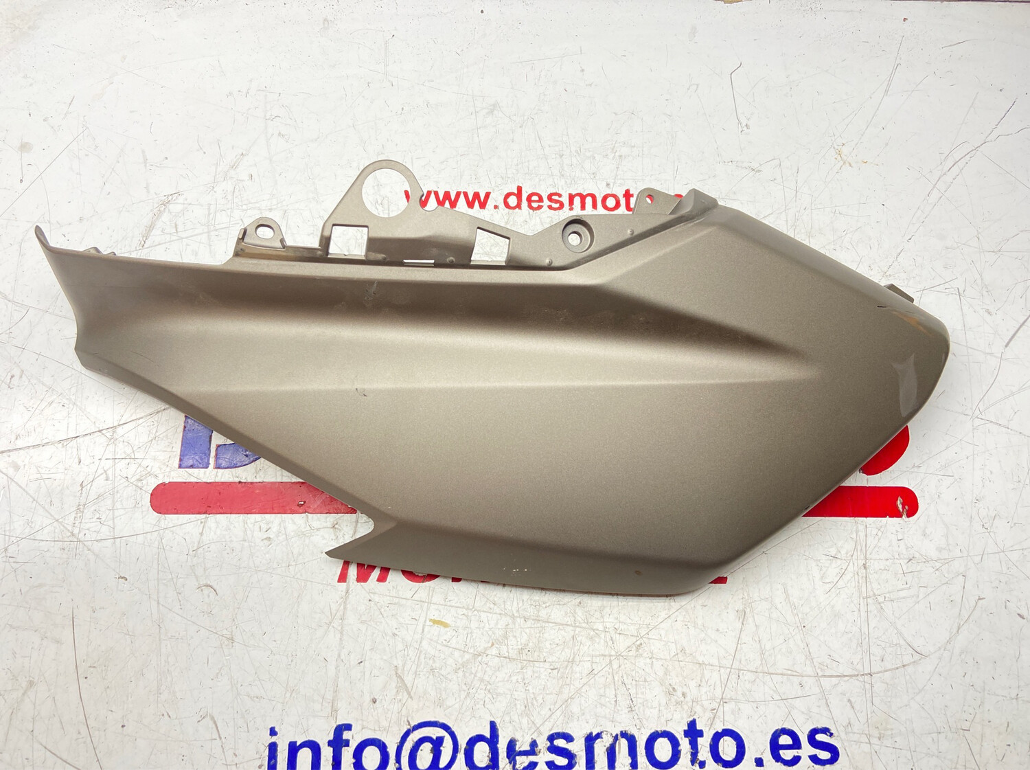 Tapa delantera derecha YAMAHA NMAX 125 2017-2020