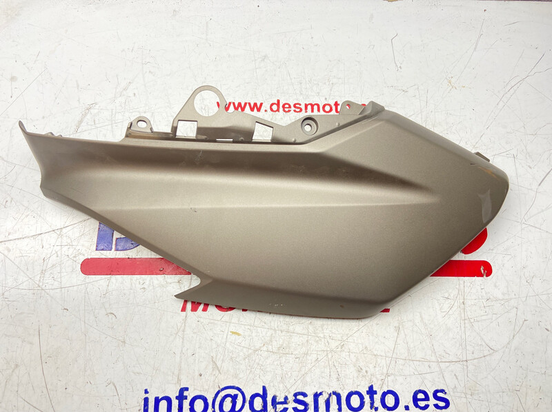 Tapa delantera derecha YAMAHA NMAX 125 2017-2020