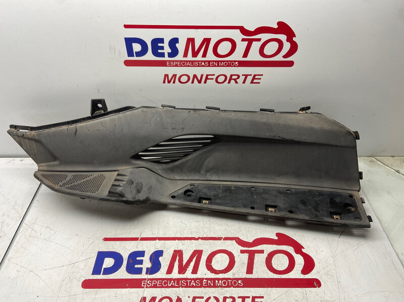Piso derecho KYMCO SUPERDINK 125 2009-2015