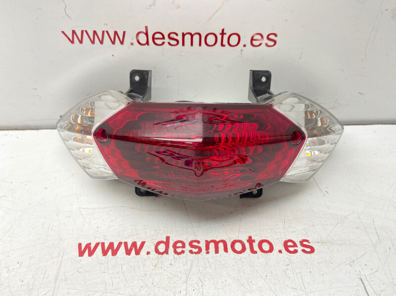 Piloto trasero PEUGEOT KISBEE 2014
