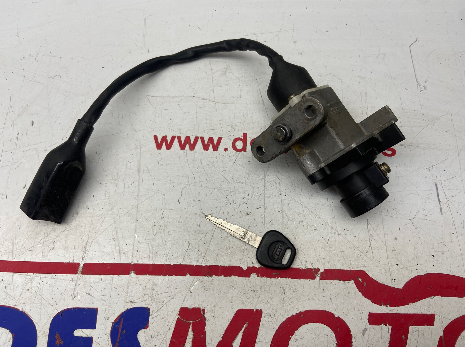 Bombín contacto con llave PEUGEOT KISBEE 100 2014