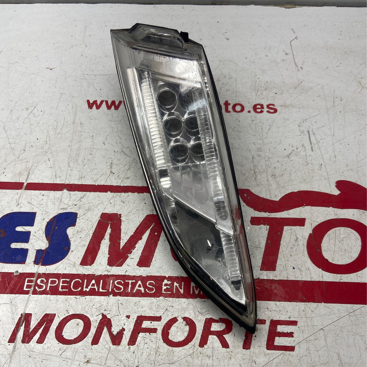 Intermitente trasero izquierdo (ver imágenes) PEUGEOT SATELIS 125 ABS 2013-2018
