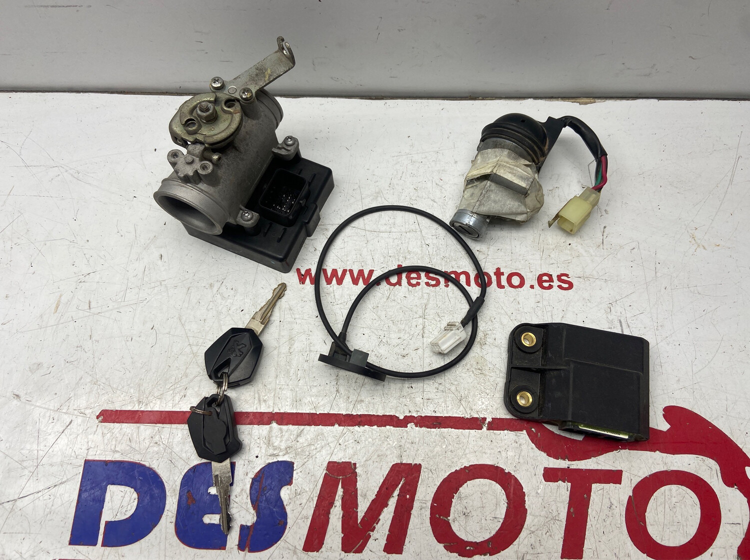 Conjunto de cerraduras con llaves PEUGEOT SATELIS 125 ABS 2013-2018