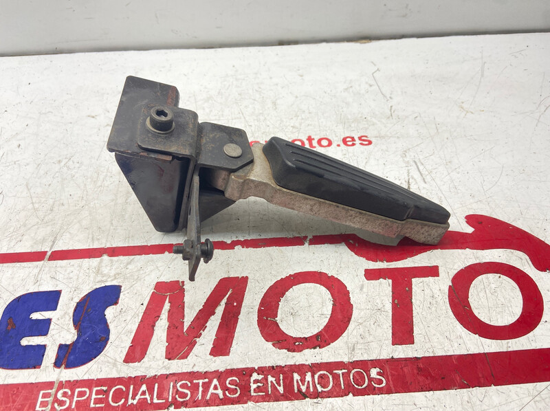 Posapie trasero derecho PEUGEOT SATELIS 125 ABS 2013-2018