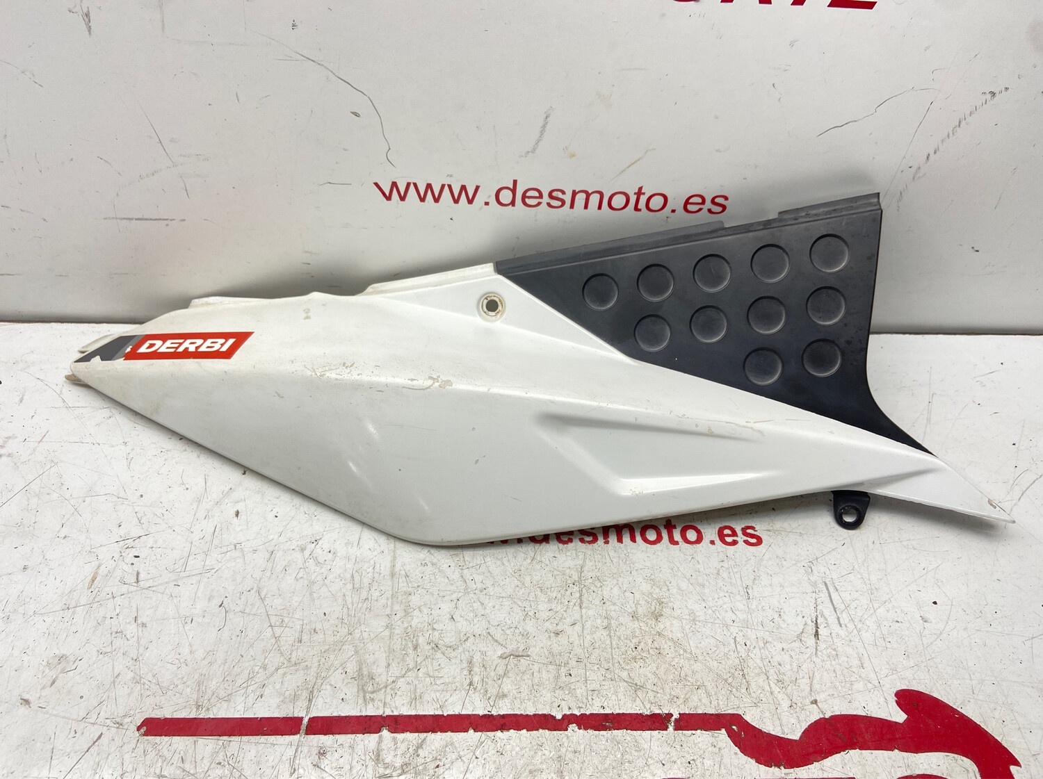 Lateral trasero derecho DERBI SENDA DRD PRO 50
