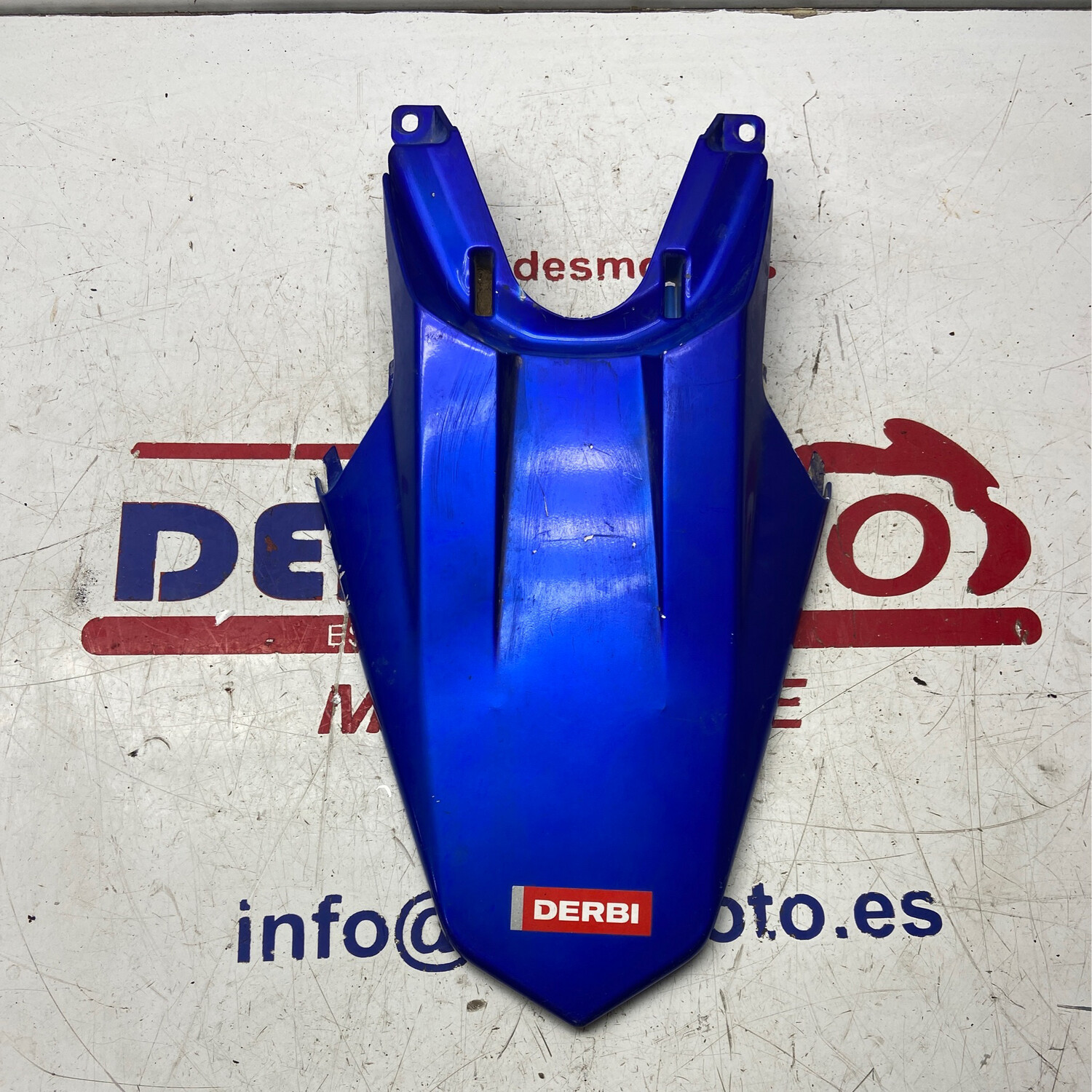 Tapa colín trasero DERBI SENDA DRD PRO 50