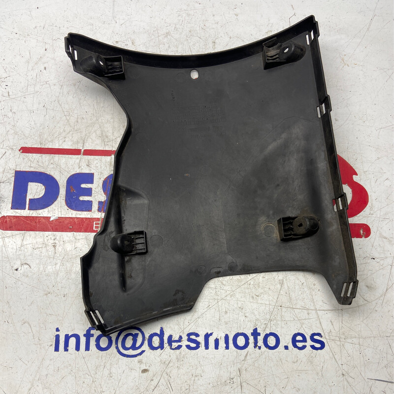 Quilla central PEUGEOT KISBEE 2014
