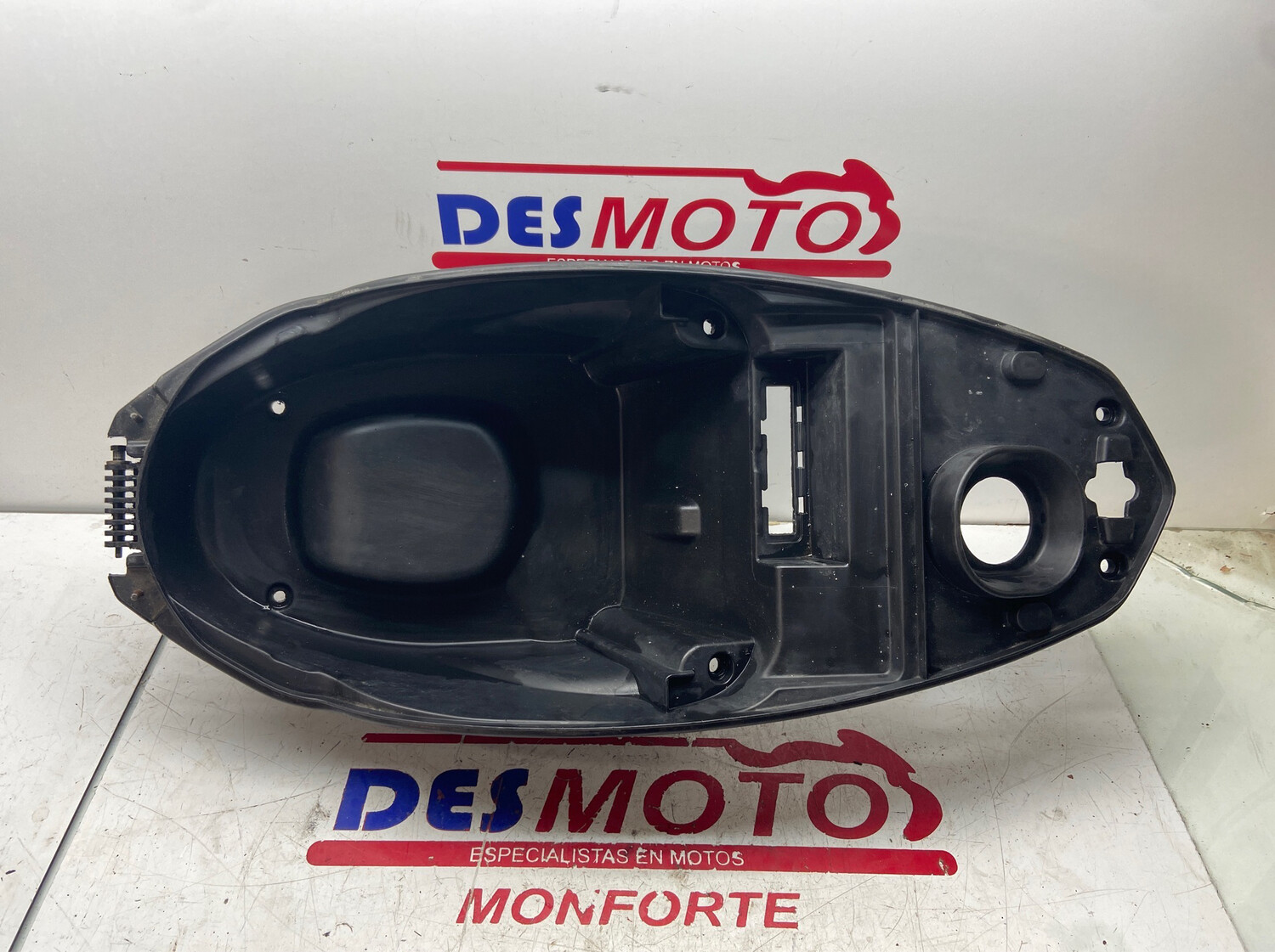 Cofre PEUGEOT KISBEE 2014