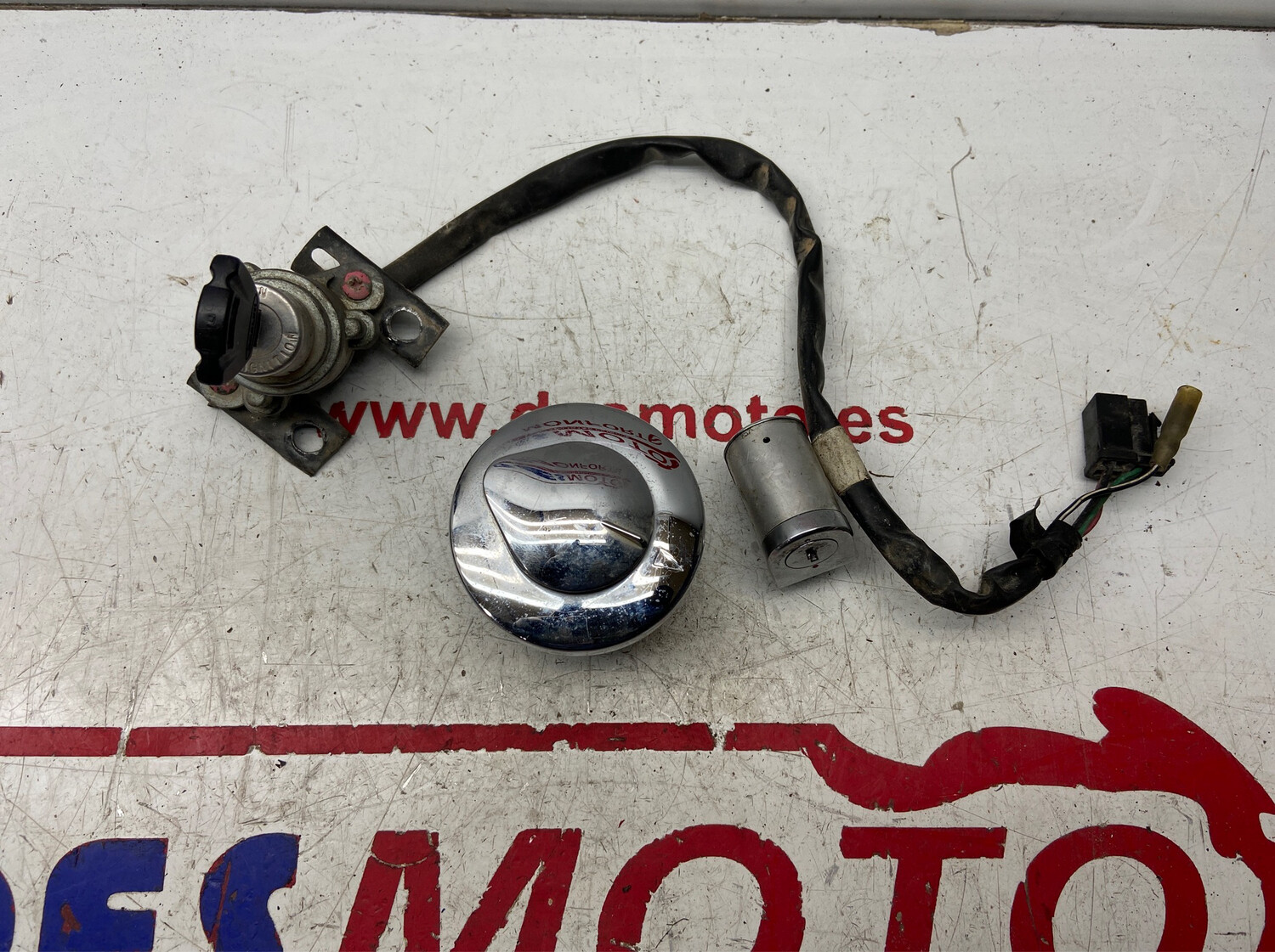 Conjunto de cerraduras con llave DAELIM DAYSTAR 125