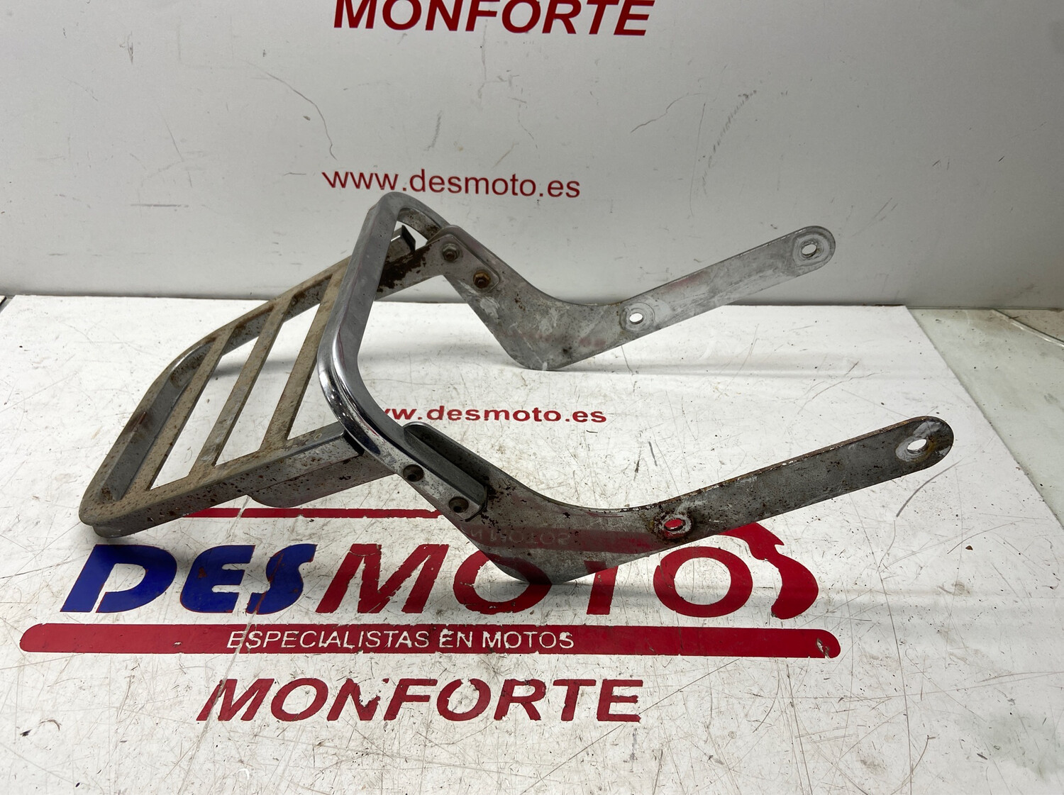 Soporte maleta DAELIM DAYSTAR 125