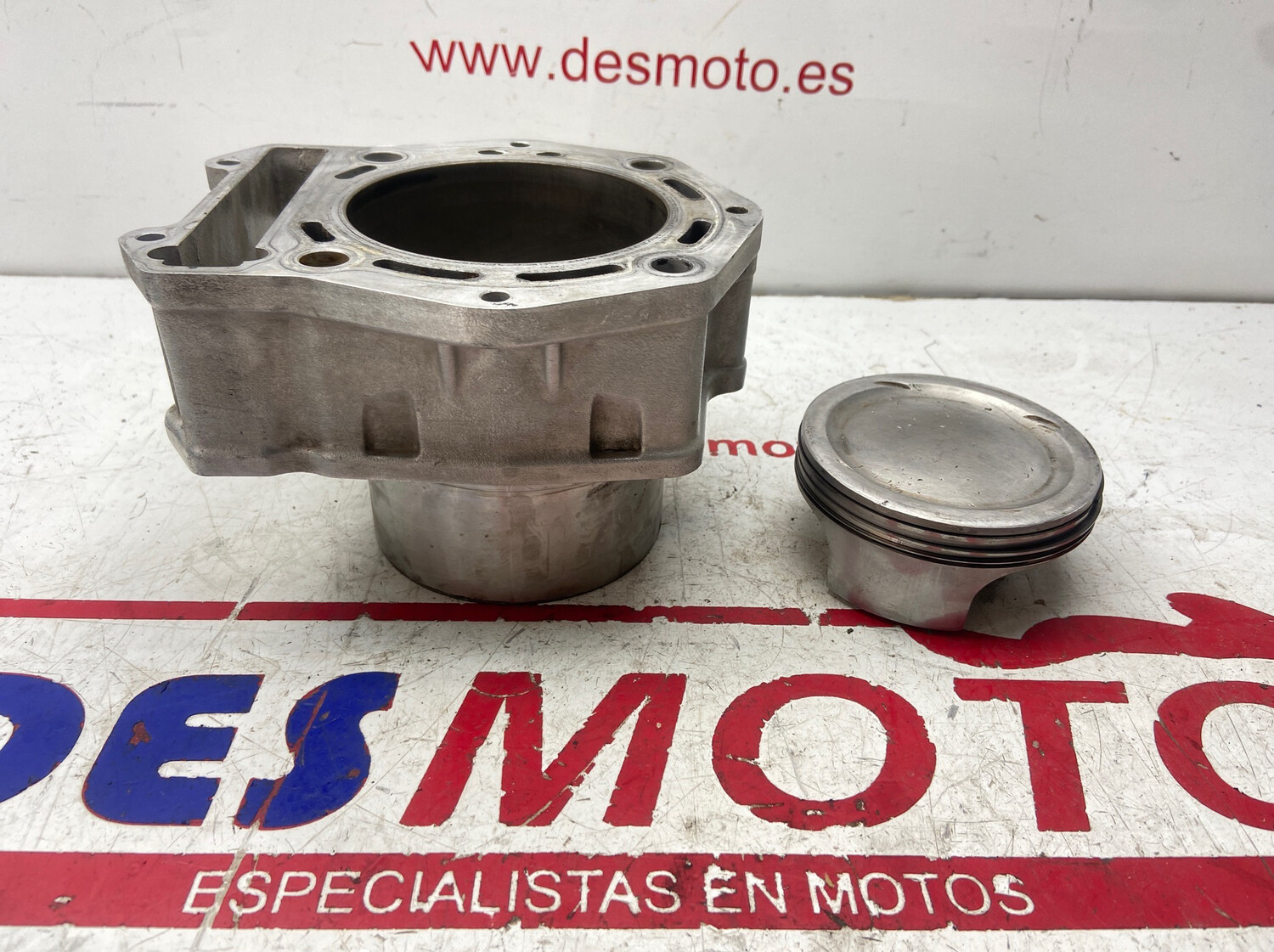 Cilindro y pistón PIAGGIO X9 500