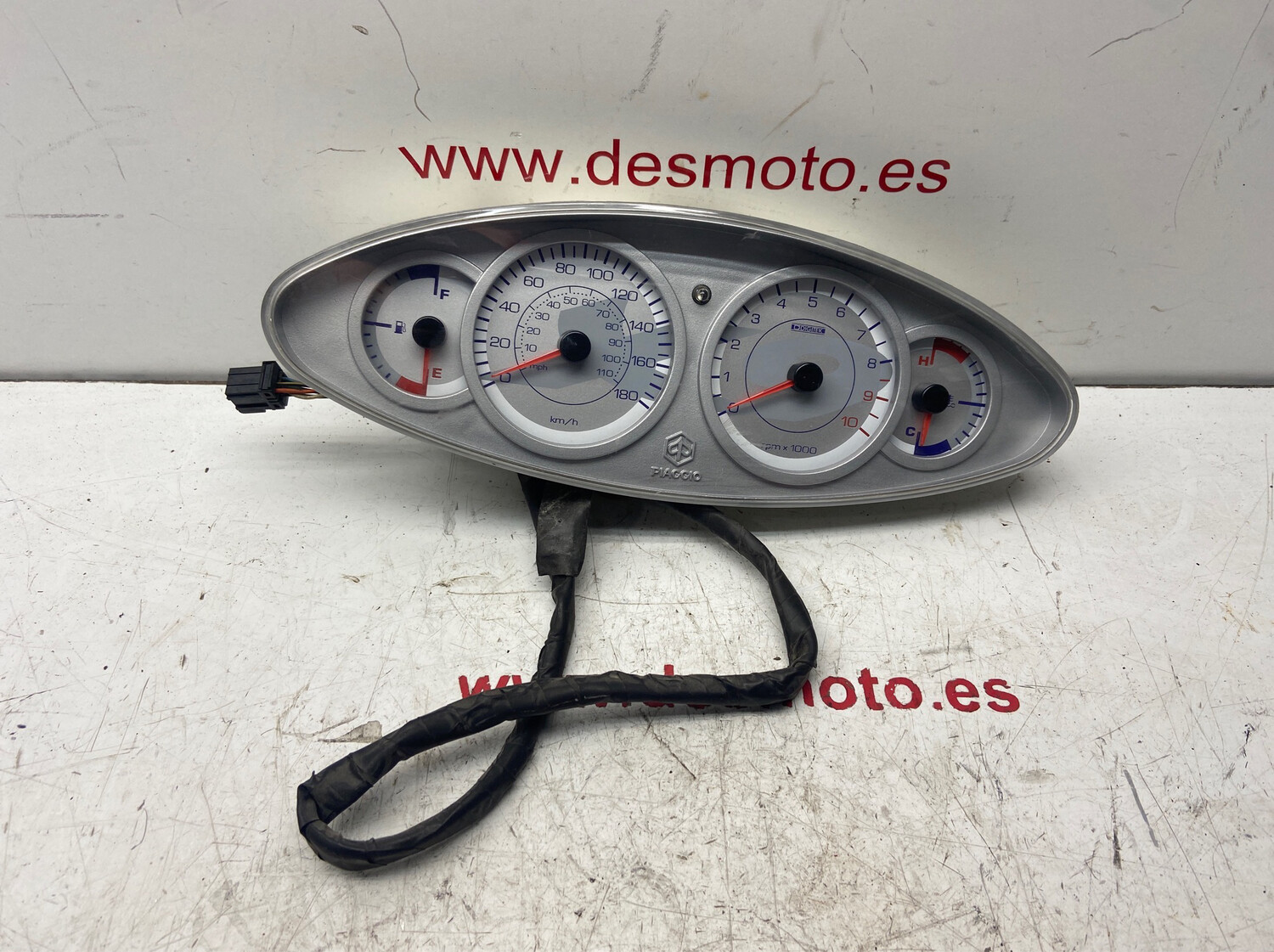 Cuentakilometros PIAGGIO X9 500