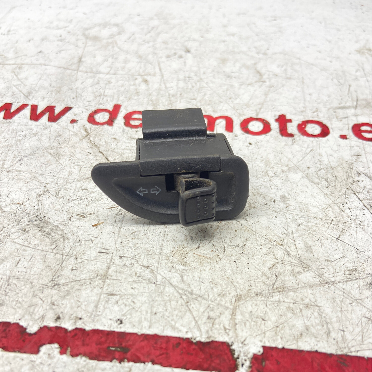 Boton intermitente PIAGGIO X9 500