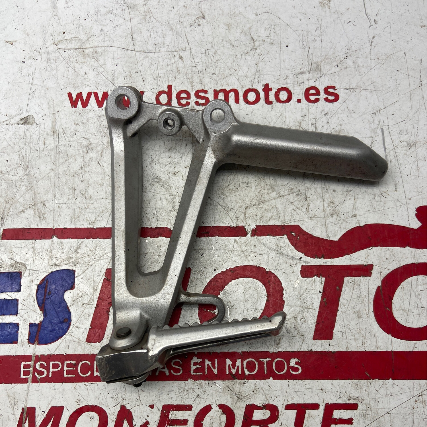 Estribera trasera izquierda HONDA CBR 600F 2000