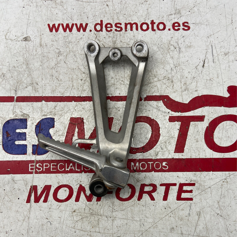 Estribera trasera derecha HONDA CBR 600F 2000