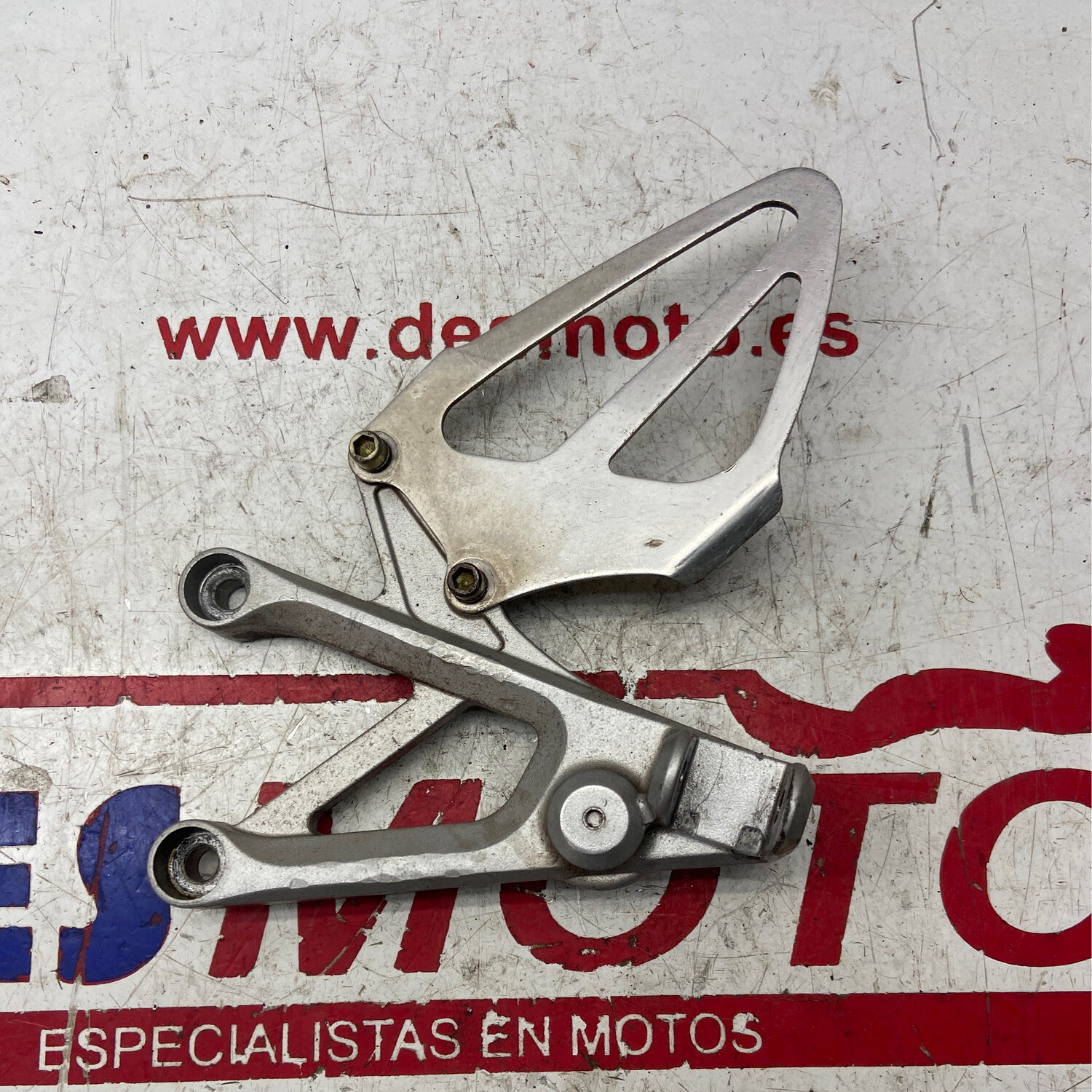 Estribera delantera izquierda HONDA CBR 600F 2000