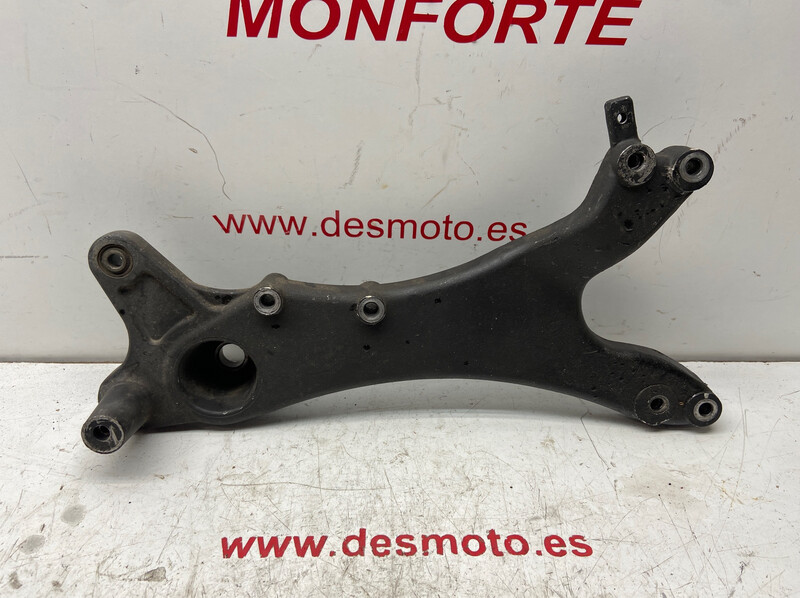 Soporte tubo de escape KYMCO AGILITY CITY 125 CARBURACION