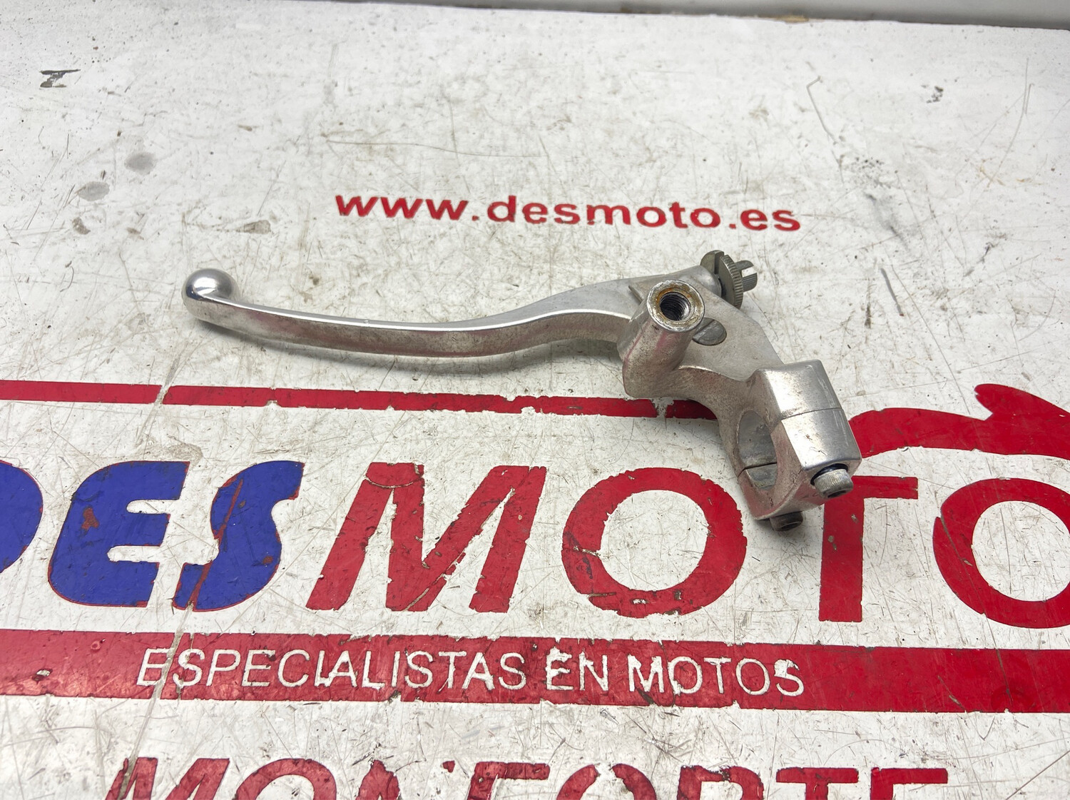 Soporte maneta de embrague con maneta DAELIM DAYSTAR 125