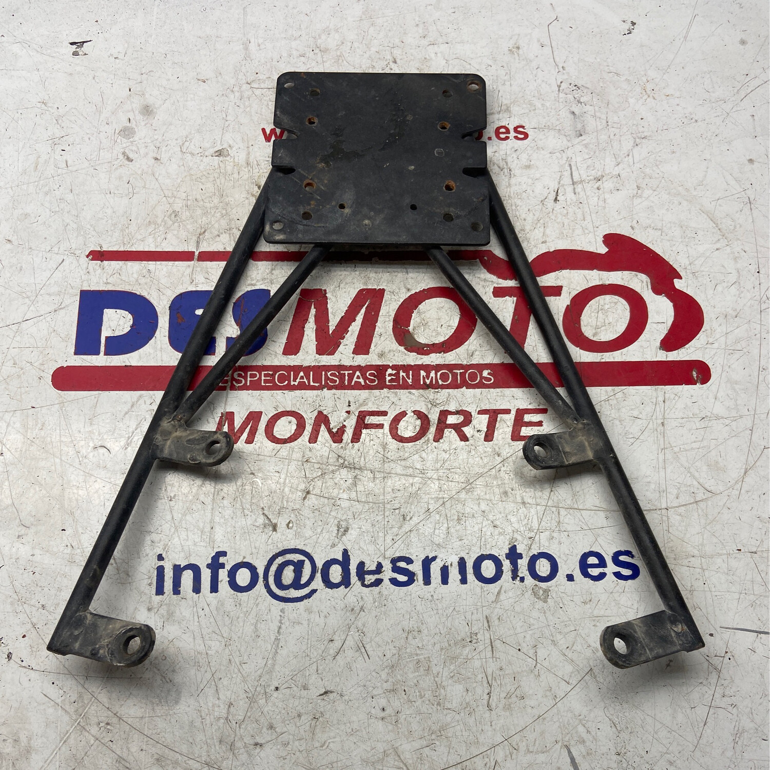 Soporte maleta YAMAHA NEOS 50