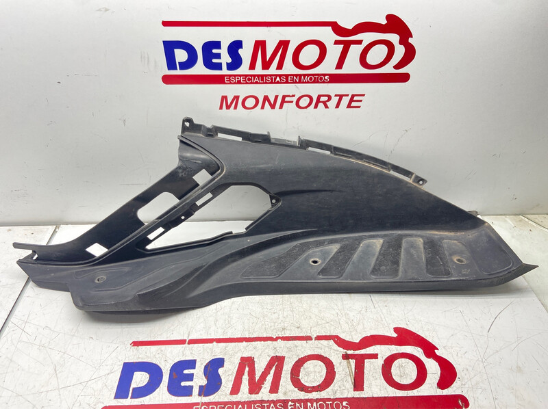 Pisadera derecha PIAGGIO X7 125/250
