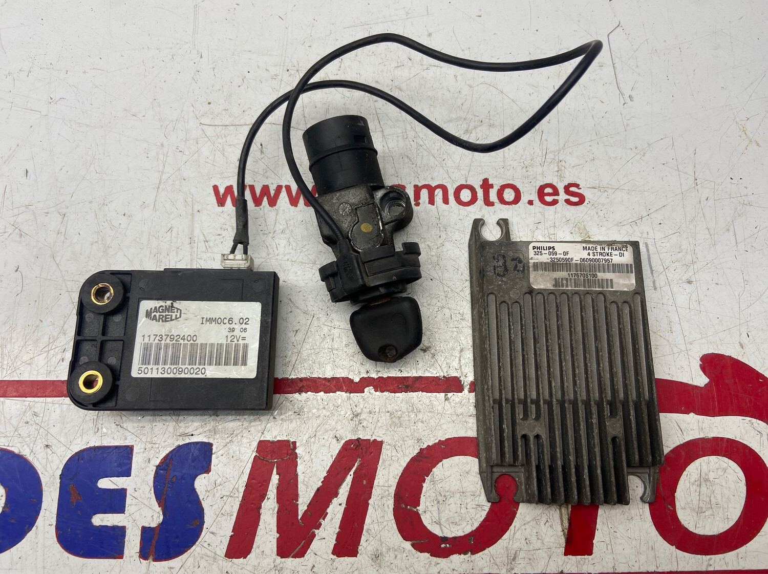 Cerradura con llave y codificador PEUGEOT SATELIS 125 2006
