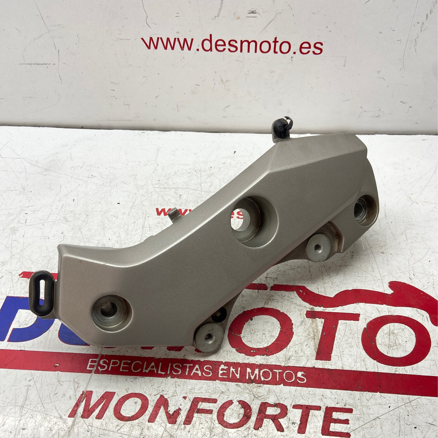 Soporte motor derecha HONDA CBF 600 2007 HORNET