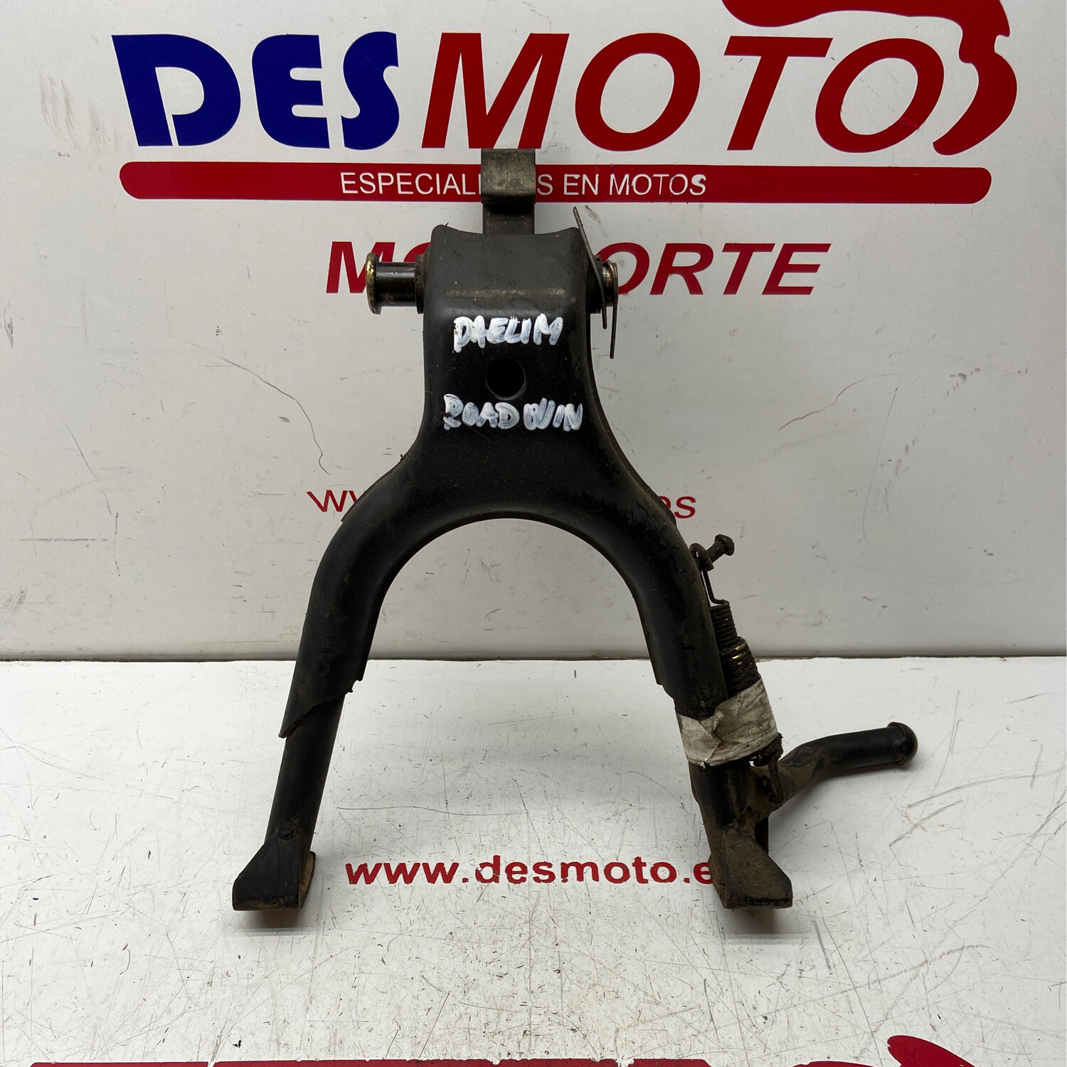 Caballete central DAELIM ROADWIN 125