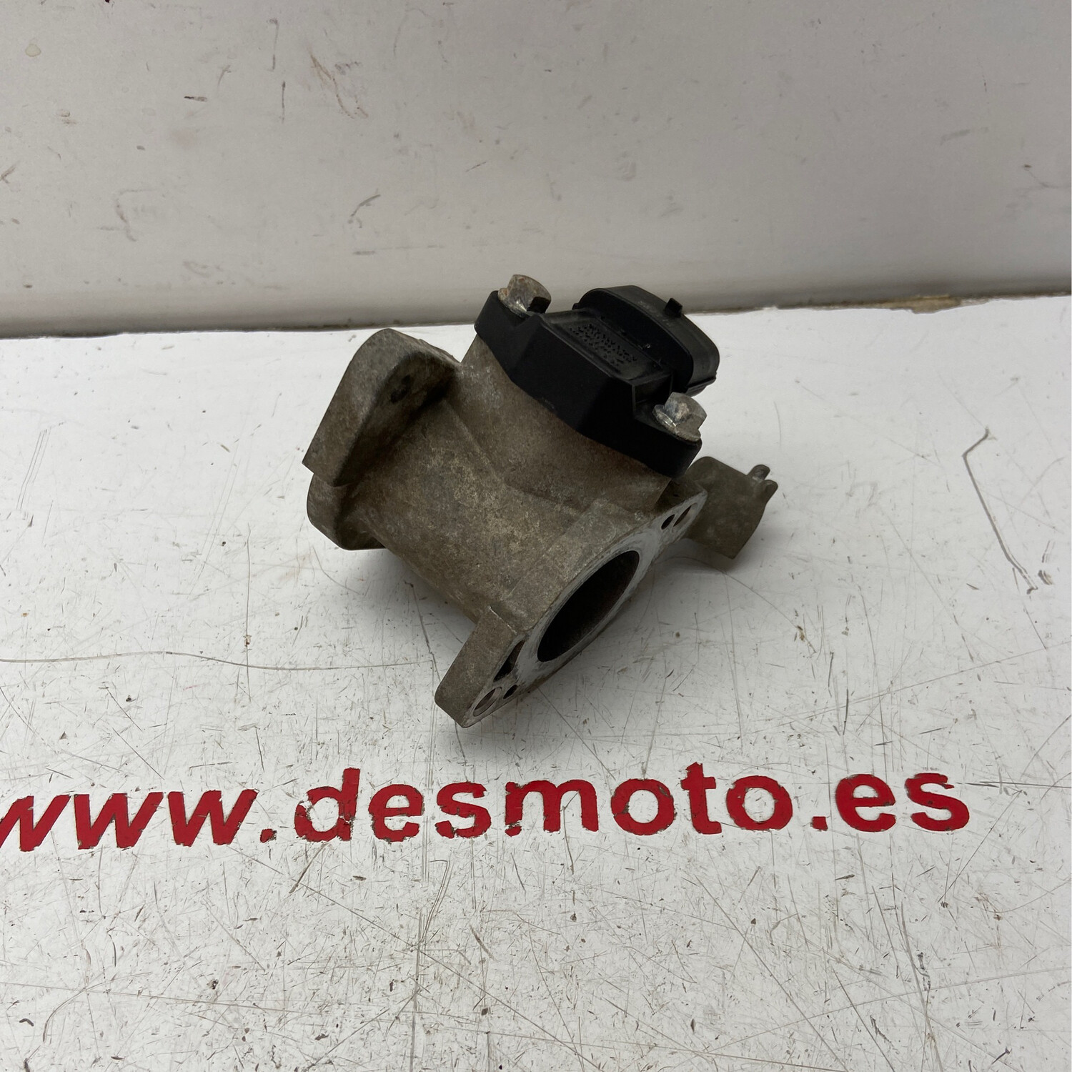Toma de admisión con sensor de presión DAELIM ROADWIN 125