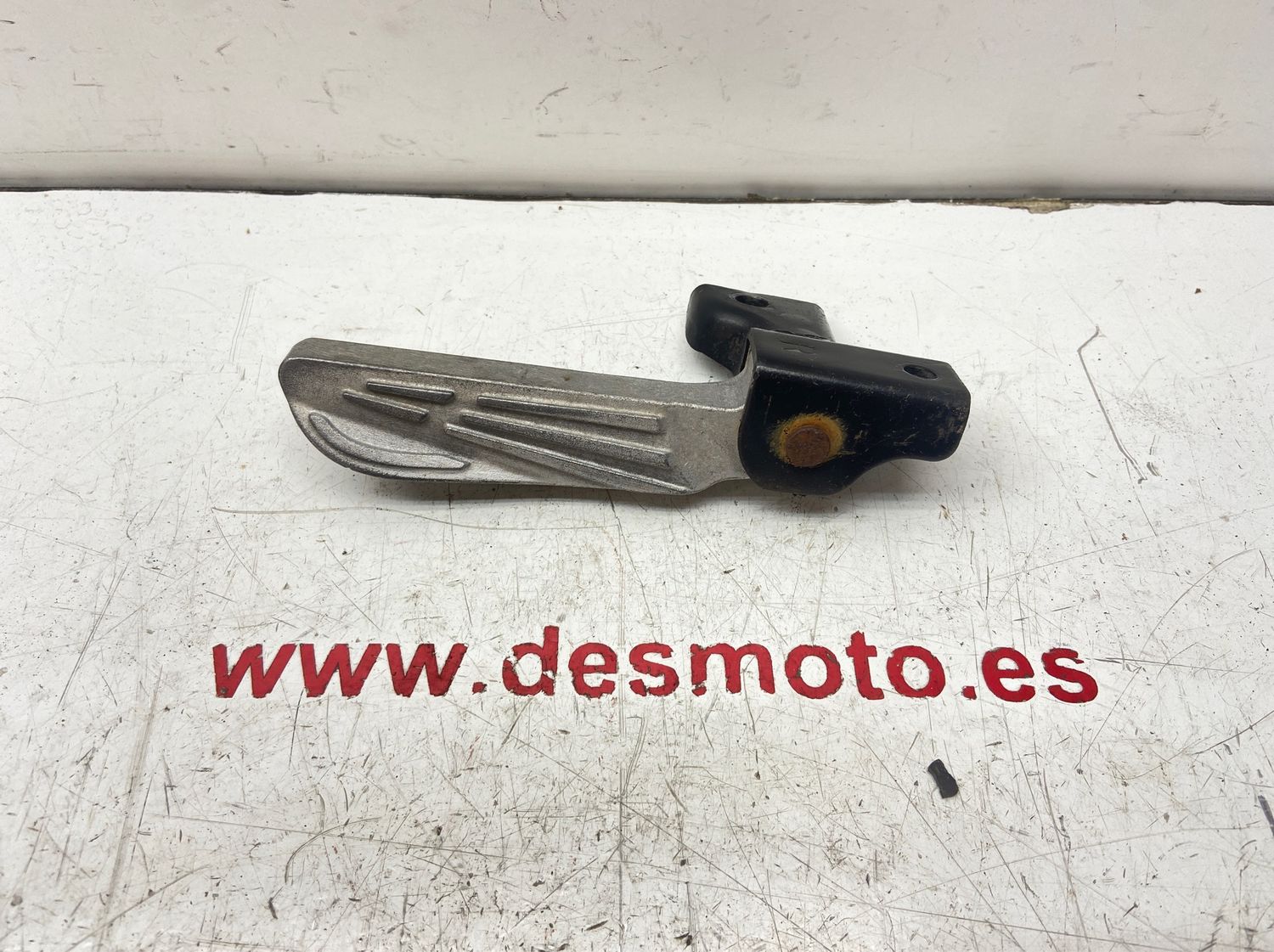 Posapie trasero derecho SYM SYMPHONY SR 125 2012