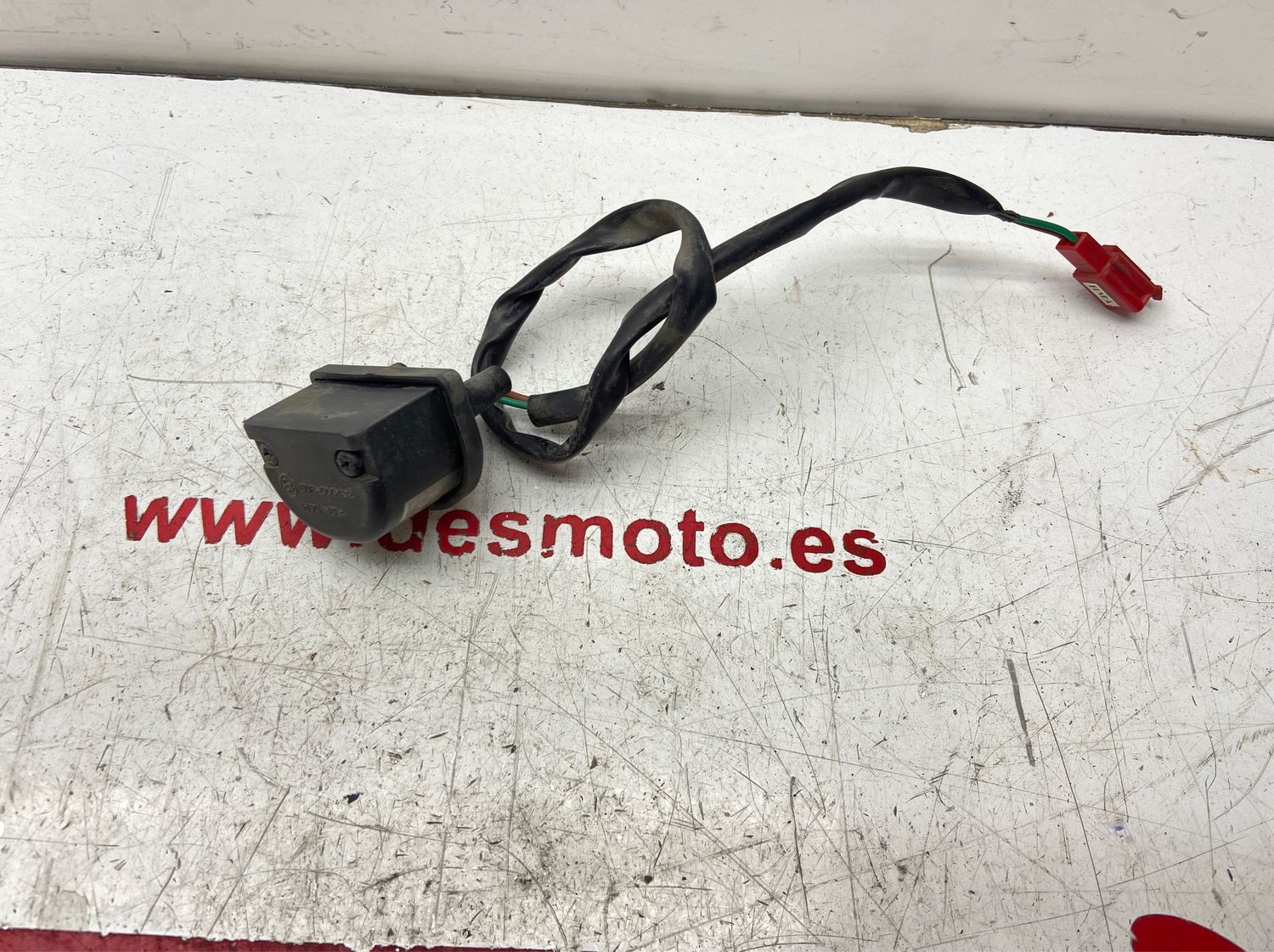 Luz matrícula SYM GTS 125 EVO 2012