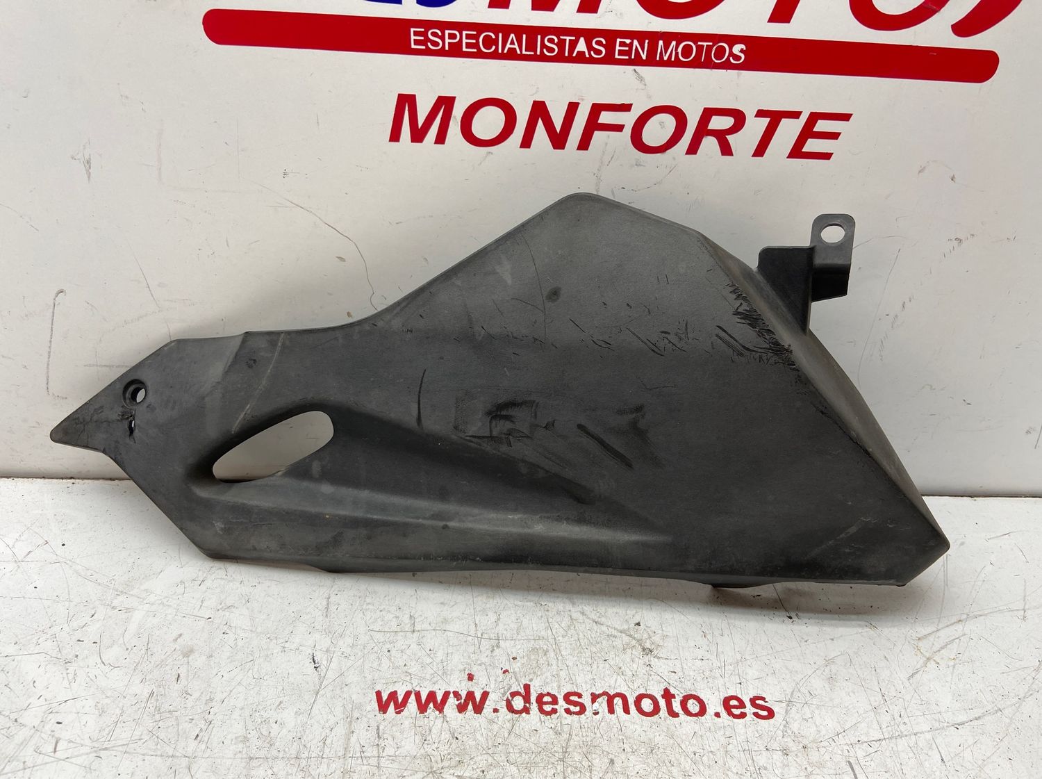 Quilla inferior derecha HONDA CBR 125R 2011