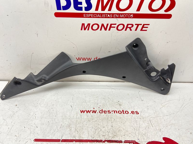 Frontal lateral derecho HONDA CBR 125R 2011