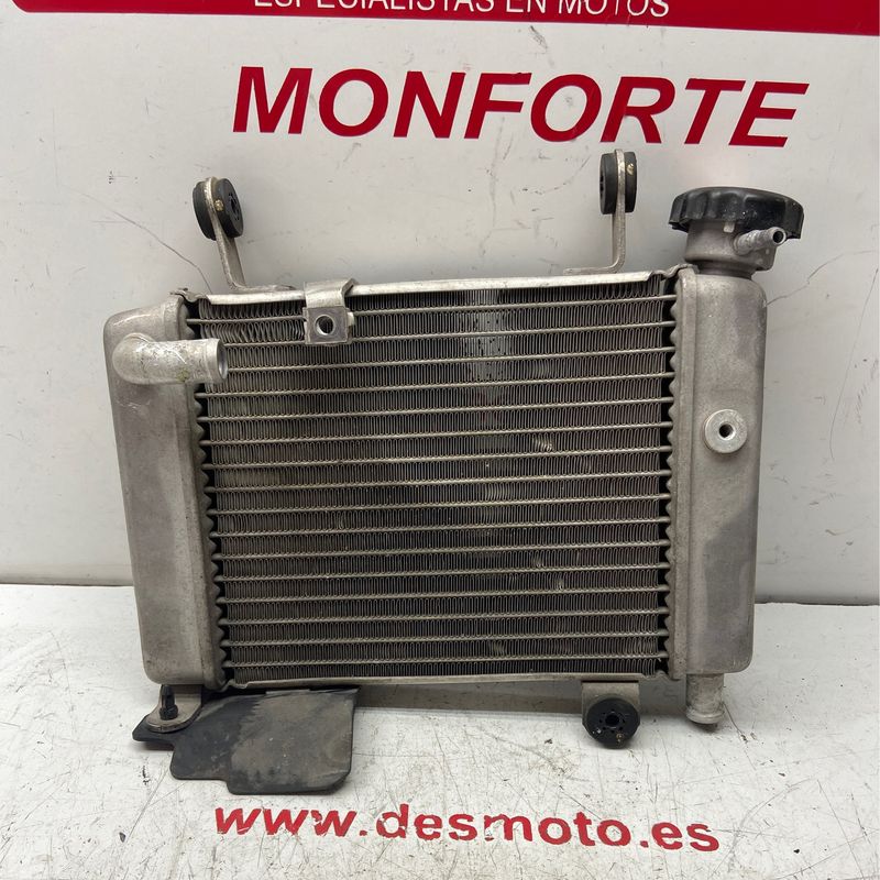 Radiador (reparado) HONDA CBR 125R 2011