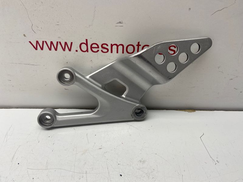 Soporte estribera delantera izquierda YAMAHA YZF 125R 2008-2013