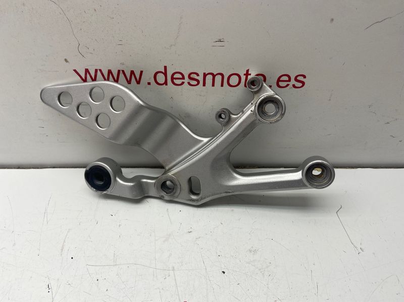 Soporte estribera delantera derecha YAMAHA YZF 125R 2008-2013