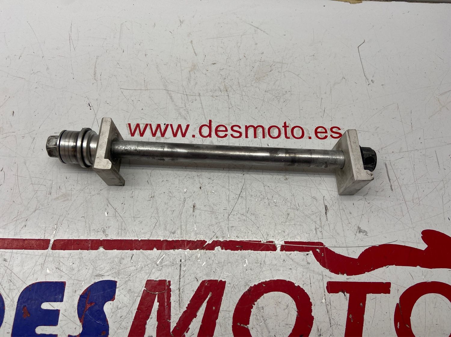Eje trasero YAMAHA YZF 125R 2008-2013