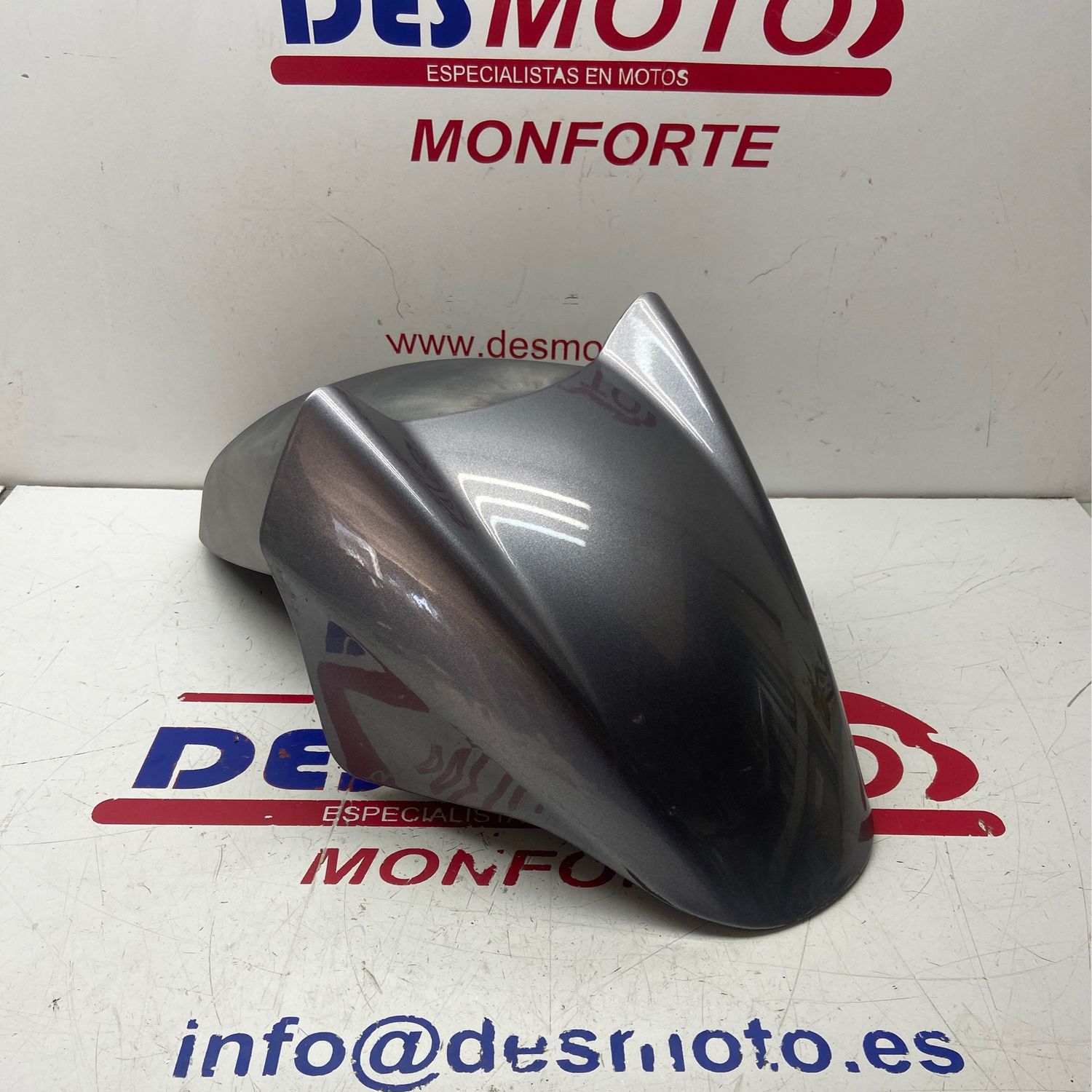 Guardabarros delantero (ver imágenes) PIAGGIO X7