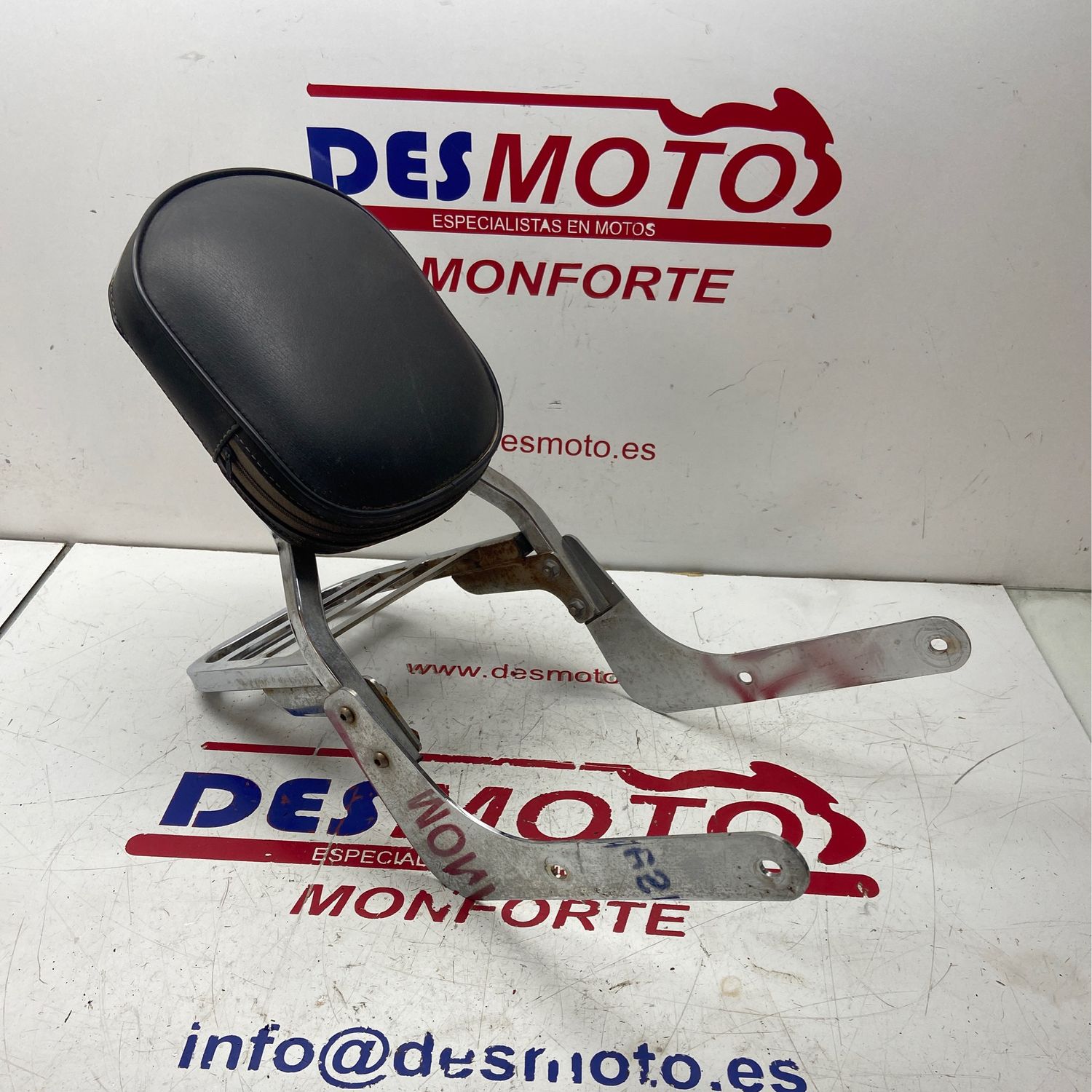 Soporte de maleta con respaldo DAELIM DAYSTAR 125