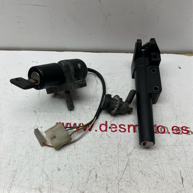 Conjunto de cerraduras con llave APRILIA SR 50