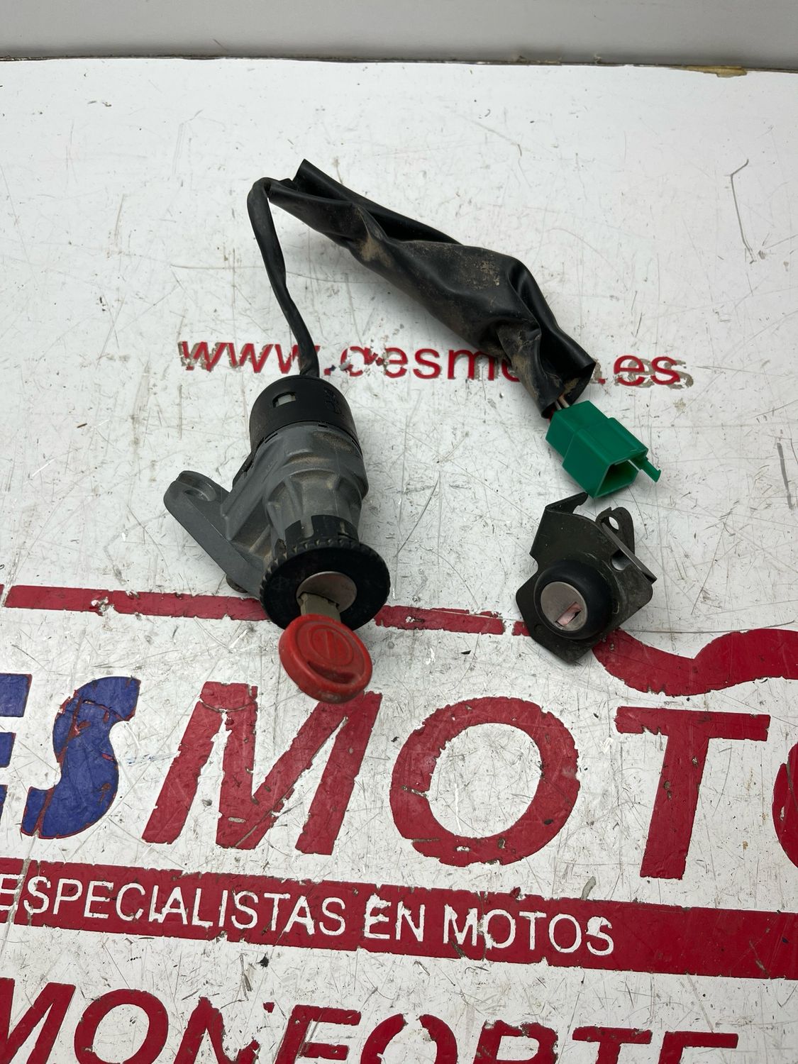 Conjunto de cerraduras con llave SUZUKI ESTILETE