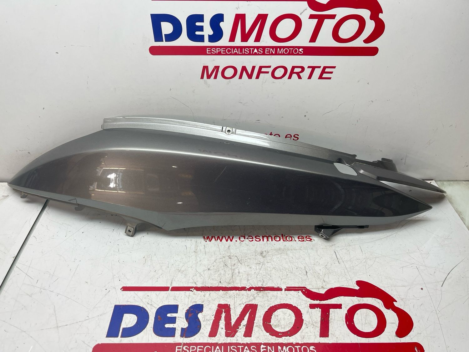 Lateral trasero izquierdo HONDA VISION 110 2013