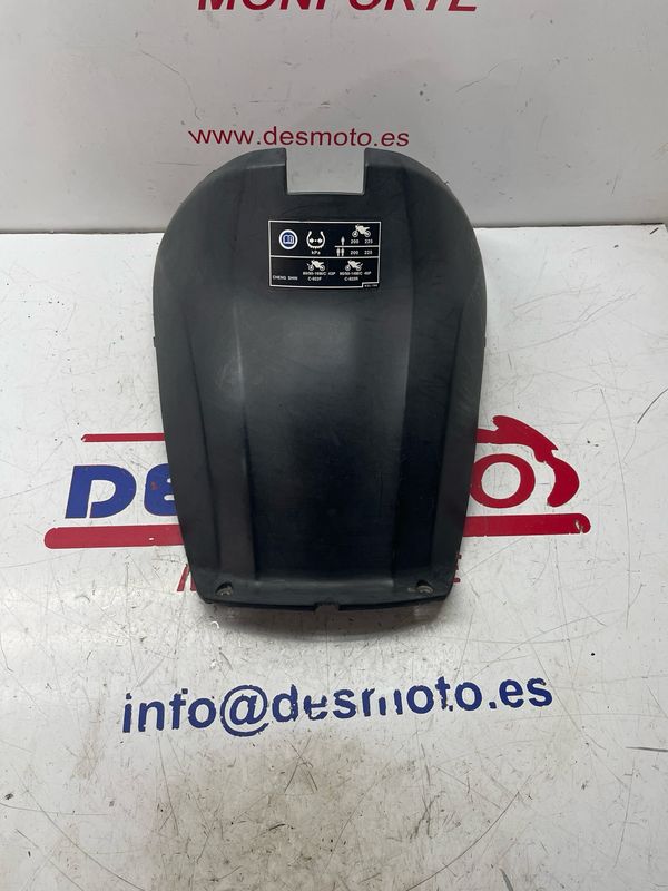 Tapa bajo asiento HONDA VISION 110 2013