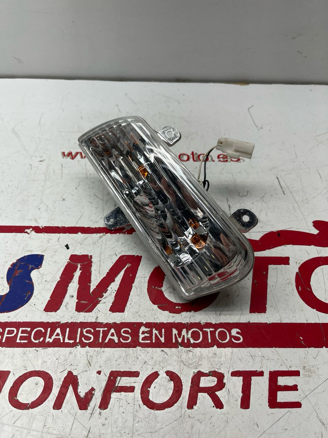 Intermitente delantero izquierdo GILERA NEXUS 500 2006