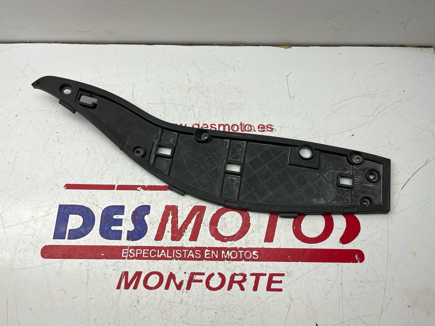 Piso izquierdo GILERA NEXUS 500 2006