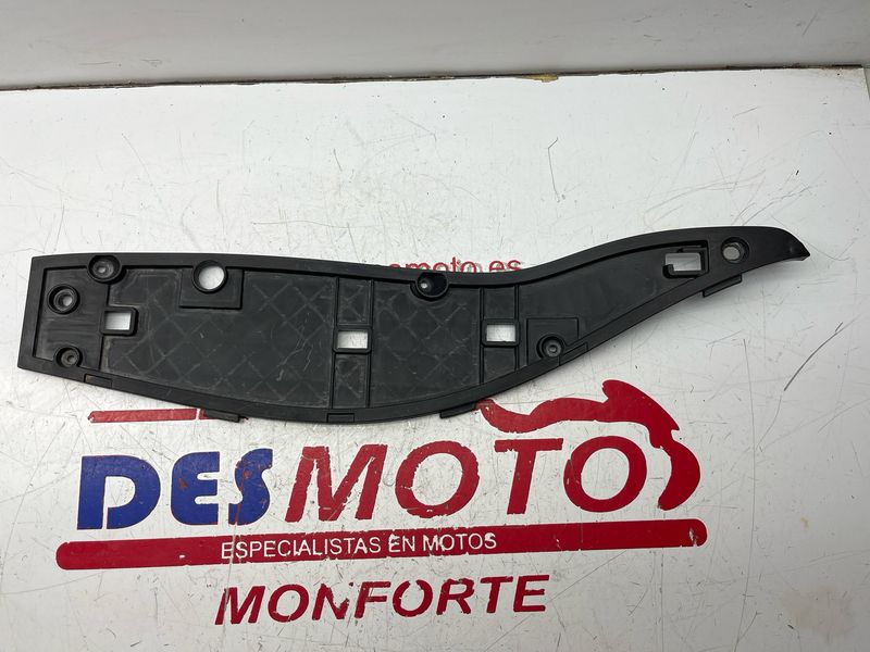 Piso derecho GILERA NEXUS 500 2006