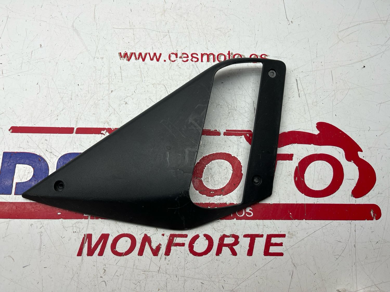 Soporte intermitente delantero derecho (ver imágenes) GILERA NEXUS 500 2006